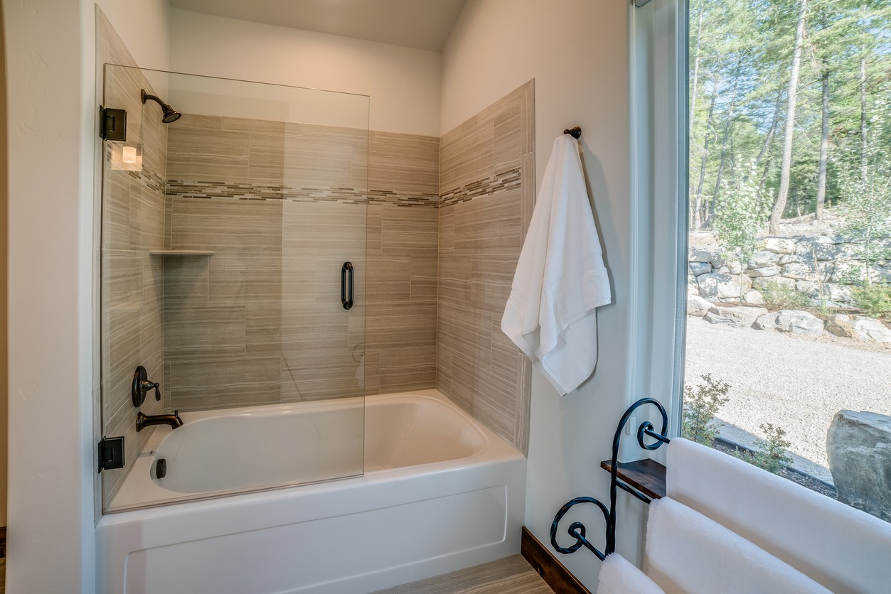 Shower & Tub Repair in Miramar